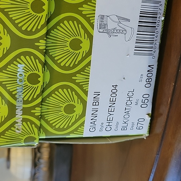 Gianni B 3.5 inch black suede boots sz 8 with oatmeal cuffs which lace up - Picture 7 of 8